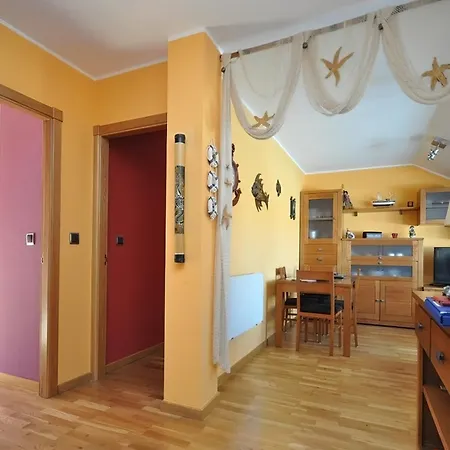 Apartment Acogedor Atico A Pie De Mar Y Montana. O Pindo