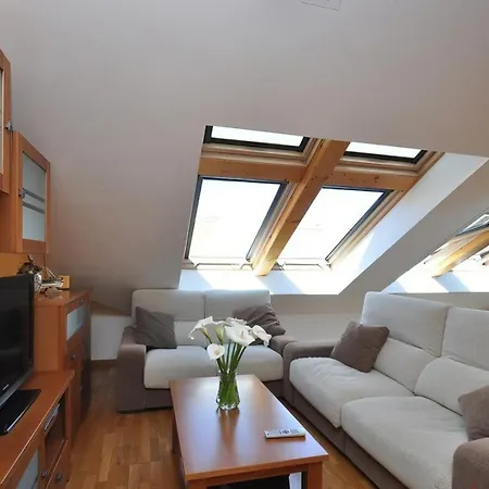 Acogedor ático A Pie De Mar Y Montaña. Apartamento *