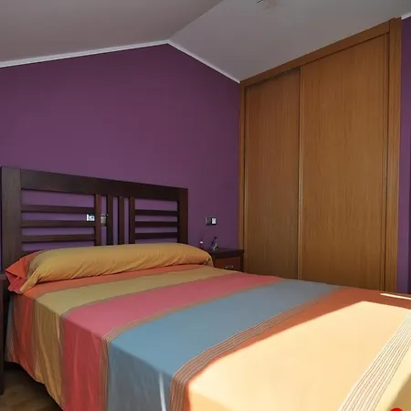 Acogedor ático A Pie De Mar Y Montaña. Apartamento O Pindo